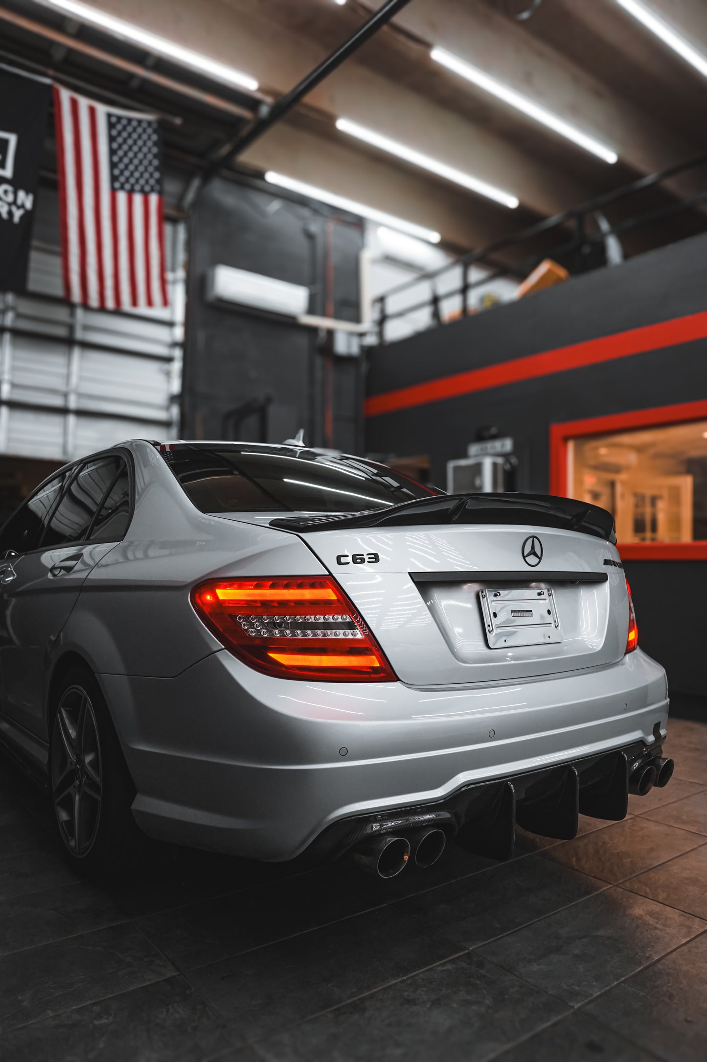 W204 C63 AMG SHARK FIN CARBON FIBER DIFFUSER